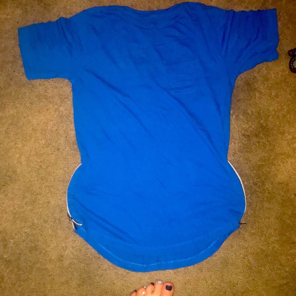 Blue teens T-shirt.